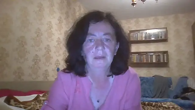 GypsiQueen2 online show from July 18, 2026, 8:01 pm