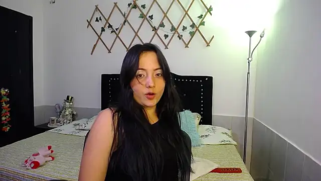 Snapshot of naughty_girl_4u chatting on October 21, 2025, 7:36 pm naughty girl 4u online show from October 21, 2025, 7:36 pm