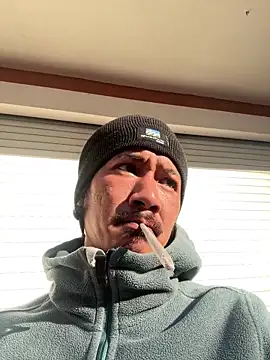 juniiorre online show from December 18, 2025, 8:31 am