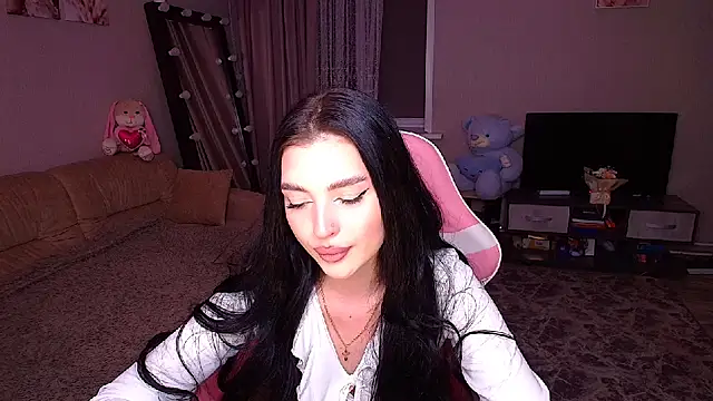   Malika   online show from September 30, 2025, 2:33 pm