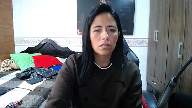 Snapshot of sharoon_cheerry chatting on April 20, 2026, 4:10 pm sharoon cheerry online show from April 20, 2026, 4:10 pm