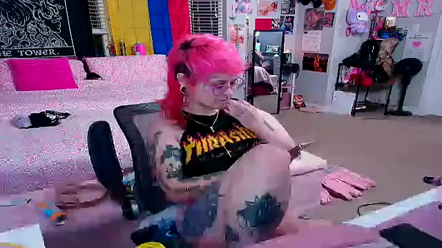 Snapshot of MissRomero chatting on November 23, 2025, 1:16 am MissRomero online show from November 23, 2025, 1:16 am