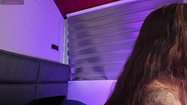 MERIDA TAYLOR online show from February 26, 2025, 7:05 pm