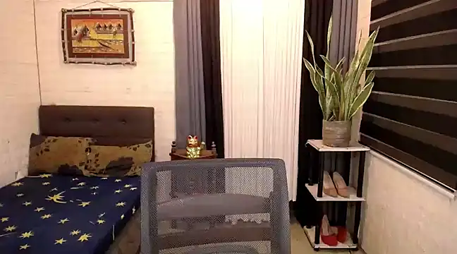 Snapshot of Yesha_harper chatting on December 14, 2024, 10:13 am Yesha harper online show from December 14, 2024, 10:13 am