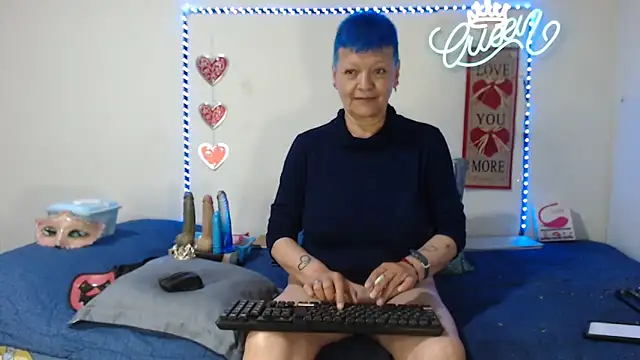 Snapshot of loquitaqueen011 chatting on May 7, 2026, 4:56 pm loquitaqueen011 online show from May 7, 2026, 4:56 pm