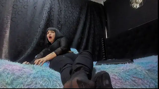 amareto queen online show from January 24, 2025, 8:00 pm