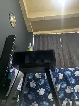 amareto queen online show from April 8, 2026, 10:21 pm