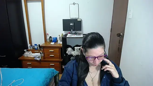 Snapshot of latin49 chatting on October 15, 2025, 4:23 am latin49 online show from October 15, 2025, 4:23 am