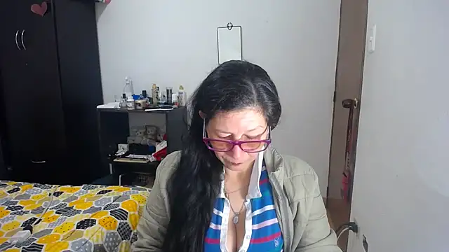 Snapshot of latin49 chatting on November 7, 2025, 3:39 am latin49 online show from November 7, 2025, 3:39 am