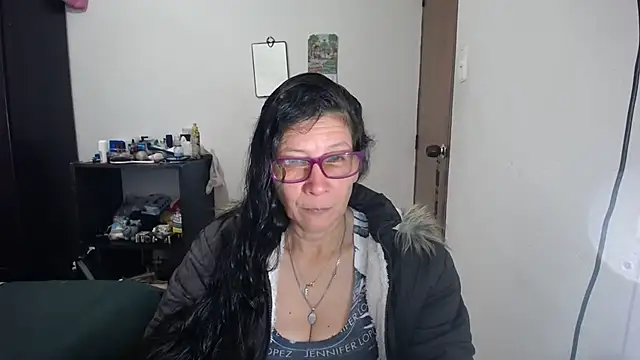 Snapshot of latin49 chatting on February 14, 2026, 5:37 am latin49 online show from February 14, 2026, 5:37 am