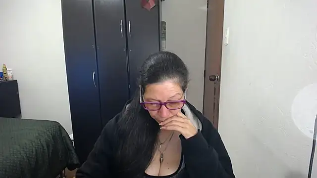 Snapshot of latin49 chatting on March 13, 2026, 4:52 am latin49 online show from March 13, 2026, 4:52 am