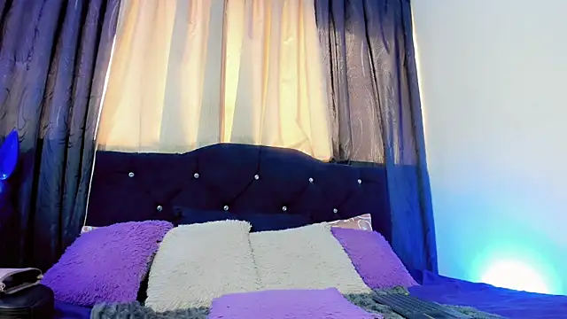 lesly xx online show from April 7, 2026, 7:14 pm