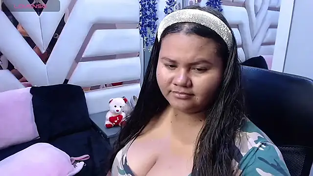 ValenTitis online show from April 14, 2026, 8:15 pm