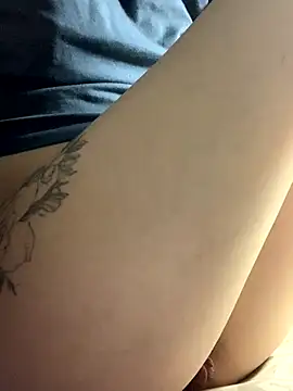 MiaBlossom online show from December 3, 2024, 11:55 am