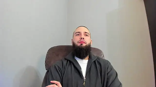 Snapshot of A_____________ chatting on February 6, 2025, 9:49 pm A online show from February 6, 2025, 9:49 pm