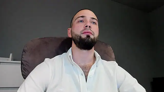 Snapshot of A_____________ chatting on September 26, 2025, 12:20 pm A online show from September 26, 2025, 12:20 pm