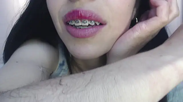 Snapshot of adriscute chatting on February 8, 2025, 11:24 pm adriscute online show from February 8, 2025, 11:24 pm