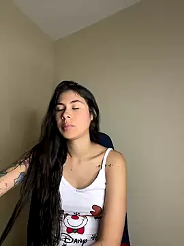 Snapshot of alia_bashar chatting on September 27, 2025, 12:48 am alia bashar online show from September 27, 2025, 12:48 am