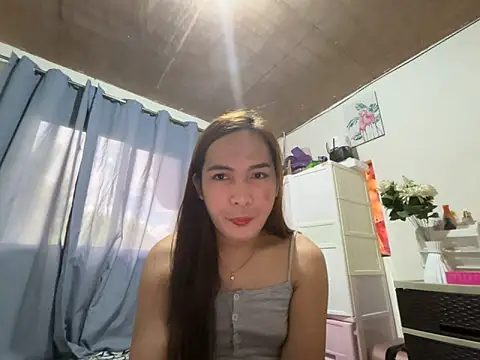 Snapshot of Msyensmith chatting on May 17, 2026, 5:16 am Msyensmith online show from May 17, 2026, 5:16 am