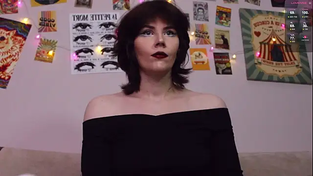 Luna Blake online show from April 4, 2026, 12:57 pm