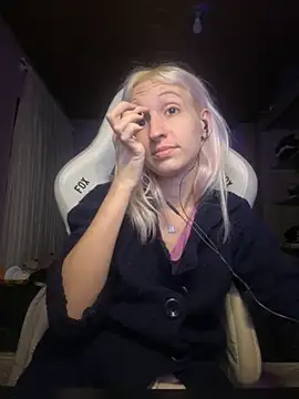 bunnydark00 online show from October 21, 2025, 1:06 am