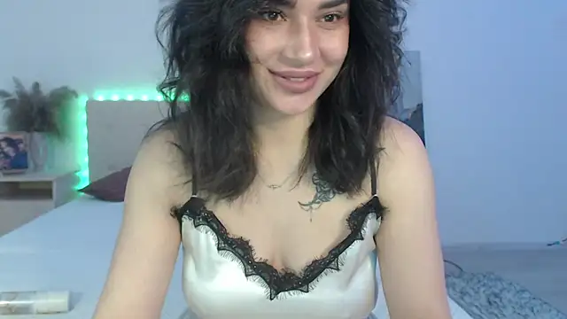 RoxannePure online show from April 2, 2026, 4:21 am