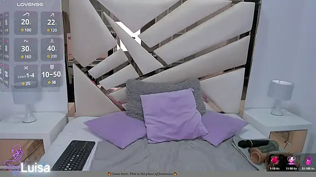 Naughty  Mom online show from January 8, 2025, 12:05 pm