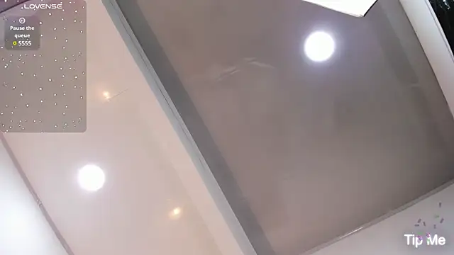 Naughty  Mom online show from January 14, 2025, 3:57 pm