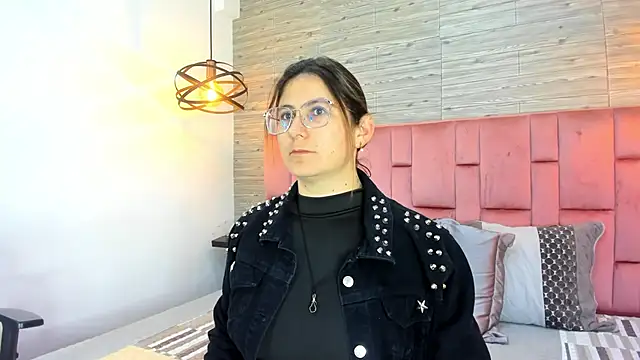 SarahDeyvis online show from October 8, 2025, 11:30 am