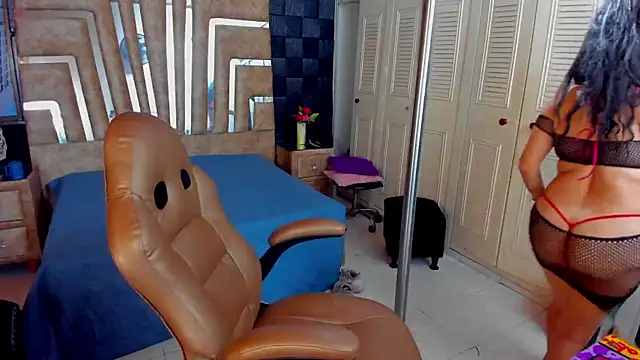 cute sassy online show from March 9, 2025, 2:39 am