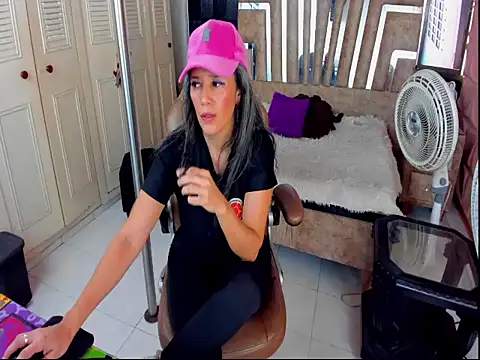 cute sassy online show from September 9, 2025, 4:39 pm