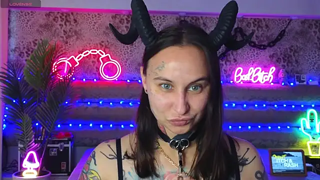 Cool Freak  online show from June 6, 2026, 10:20 am