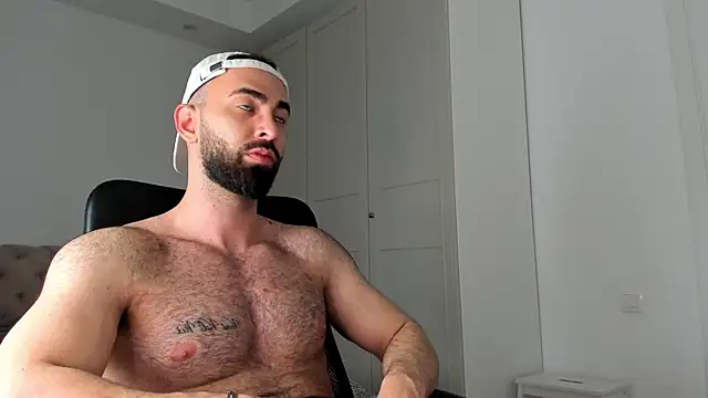 MichaelMasterss online show from April 2, 2026, 9:56 pm