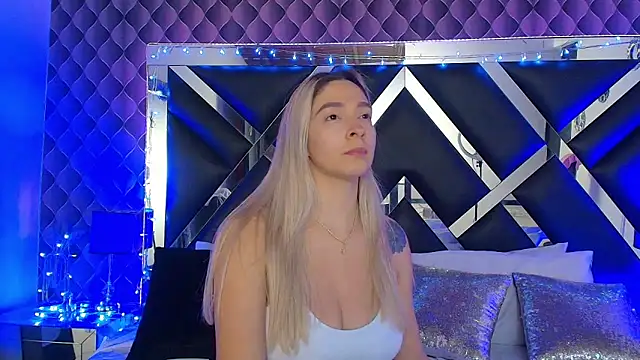 victoriaa lee  online show from January 6, 2026, 7:39 pm