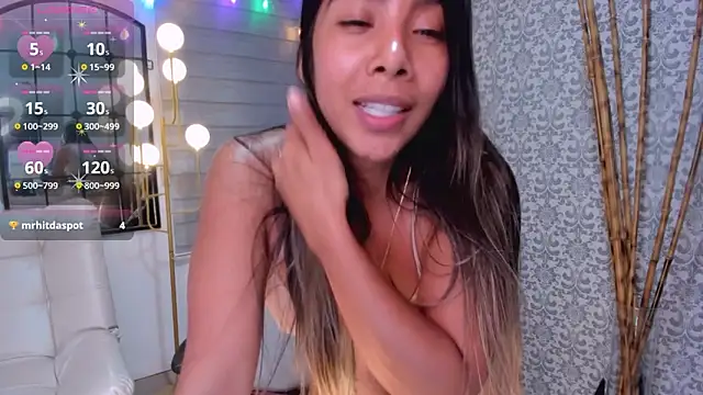 Snapshot of RenataReyes chatting on January 17, 2025, 4:28 am RenataReyes online show from January 17, 2025, 4:28 am