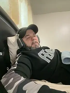 Snapshot of Cristian-Brayan chatting on September 14, 2025, 11:42 am Cristian-Brayan online show from September 14, 2025, 11:42 am