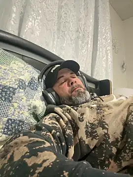 Snapshot of Cristian-Brayan chatting on November 6, 2025, 11:22 am Cristian-Brayan online show from November 6, 2025, 11:22 am