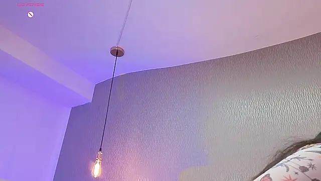 Alexa Thaylor  online show from February 6, 2026, 3:37 pm