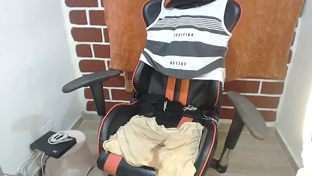 Snapshot of Valentina_lara01 chatting on December 3, 2024, 8:49 am Valentina lara01 online show from December 3, 2024, 8:49 am