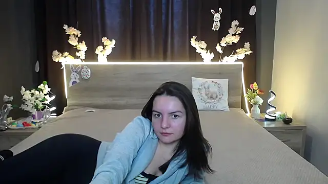 JasmineAsha online show from April 6, 2026, 7:09 am