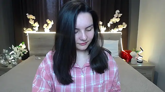 JasmineAsha online show from April 15, 2026, 7:26 am