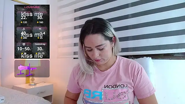 Snapshot of WANDAFOXX1 chatting on January 31, 2025, 3:30 am WANDAFOXX1 online show from January 31, 2025, 3:30 am