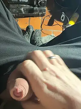 Snapshot of kleinerAlex chatting on January 27, 2025, 5:03 am kleinerAlex online show from January 27, 2025, 5:03 am