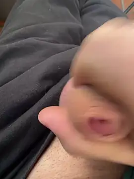 Snapshot of kleinerAlex chatting on February 18, 2025, 4:16 pm kleinerAlex online show from February 18, 2025, 4:16 pm