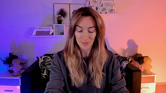 Snapshot of RebeccaMartinez chatting on January 18, 2025, 7:49 am RebeccaMartinez online show from January 18, 2025, 7:49 am