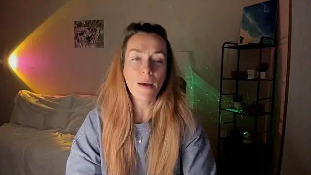 Snapshot of RebeccaMartinez chatting on October 26, 2025, 11:05 am RebeccaMartinez online show from October 26, 2025, 11:05 am