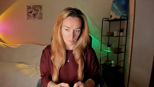 Snapshot of RebeccaMartinez chatting on October 27, 2025, 11:25 am RebeccaMartinez online show from October 27, 2025, 11:25 am