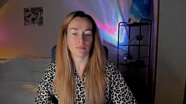 Snapshot of RebeccaMartinez chatting on November 29, 2025, 7:22 am RebeccaMartinez online show from November 29, 2025, 7:22 am