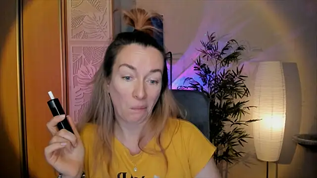 Snapshot of RebeccaMartinez chatting on January 7, 2026, 5:54 am RebeccaMartinez online show from January 7, 2026, 5:54 am