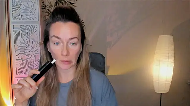 Snapshot of RebeccaMartinez chatting on February 6, 2026, 5:45 am RebeccaMartinez online show from February 6, 2026, 5:45 am